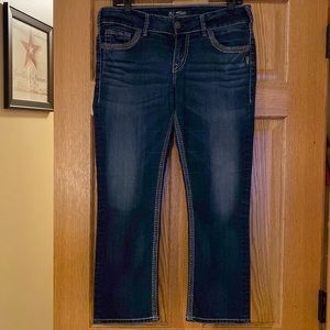 Woman’s silver denim jean capris